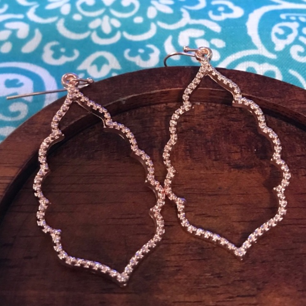 NEW!๐๐BUNDLE! 4 PAIRS!๐๐ROSE GOLD DROP EARRING - Picture 5 of 7
